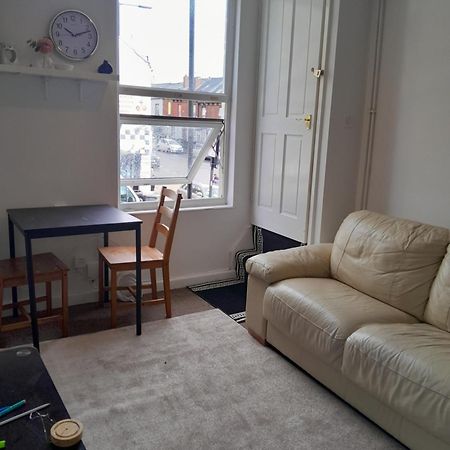 Bobi Apartment Sheffield Bagian luar foto